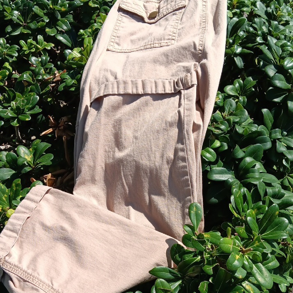 Ladies Ankle Length Casual Pant.Size 4.Light Weight